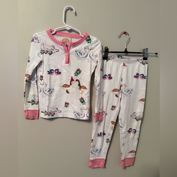 The Beaufort Bonnet Company Other - The Beaufort Bonnet Company Swan Print and Pink Accents Pajamas